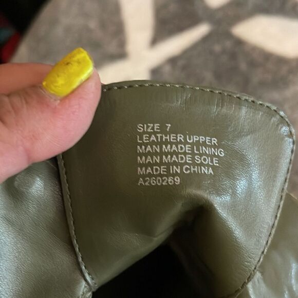 Aimee Kestenberg Danielle suede olive green & silver Lace-up Boots w/lug sole 7 - Picture 11 of 11